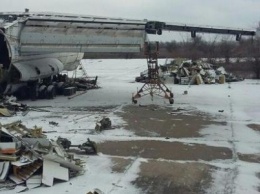 Криворжане увидели, как распиливают на металл военно-транспортный самолет (ФОТО)