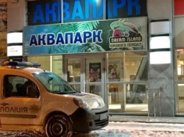 В киевском аквапарке на ребенка обрушился потолок
