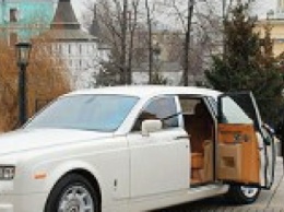 "Внедорожники и автомобили VIP-класса": в Криворожском исполкоме ищут перевозчиков