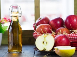 Диетологи рассказали, как поможет ли яблочный уксус похудеть