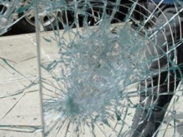 В Александрии мужчина выбил головой двери в кафе