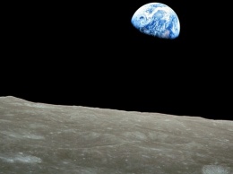 Колонизаторы не засохнут: на Луне обнаружили большие запасы воды