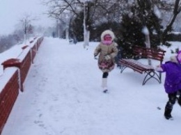 Зима лютует: все школы Черноморска прекратили работу