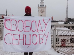 Одну участницу группы Pussy Riot везут в «суд», еще с двоими сутки нет связи - журналист