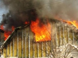 На Павлоградщине массово горят крыши домов