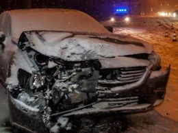 На Набережной Заводской Mazda влетела в электроопору