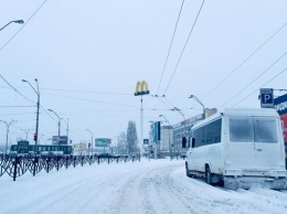 Непогода в Украине: снегопад парализовал Киев (фото)