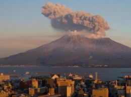 В Японии проснулся вулкан Симмоэ (видео)