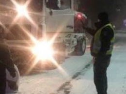 Полиция Черноморска в непогоду: помощь горожанам, ликвидация пробок и погибший человек