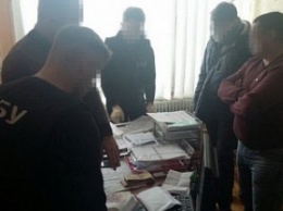 СБУ: На взятке разоблачен чиновник Винницкой ОГА