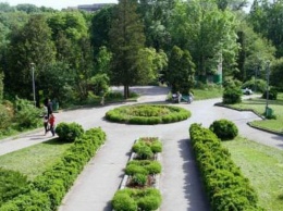 В Киеве отремонтировали 95 парков