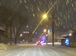 Коммунальные службы Чернигова борются со снегопадом