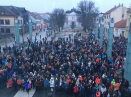 Убийство журналиста: тысячи людей вышли на улицы Словакии (фото)