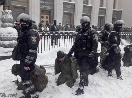 Тема дня. Зачем собирали и как разгоняли палатки под Радой