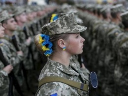 Такая красота точно спасет: украинцы очарованы девушкой, которая служит в АТО