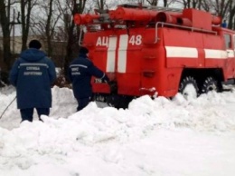 Спасатели Днепропетровщины предупредили: Морозы не отступают, на дорогах - гололед