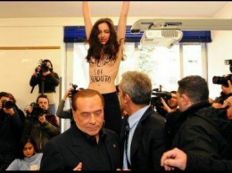 FEMEN атаковали Берлускони на избирательном участке