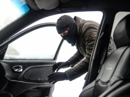 В Одессе из автомобиля похитили крупную сумму денег