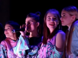 Песни, секреты и подарки: как в Днепре прошел концерт группы Open Kids