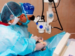 Киевский доктор проводит операции в Херсоне
