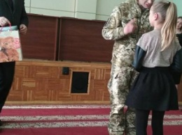 Прекрасных криворожанок с 8 марта поздравили глава района, военком и депутат (ФОТО)