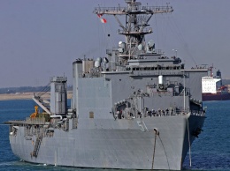 В Черное море вошел большой десантный корабль США