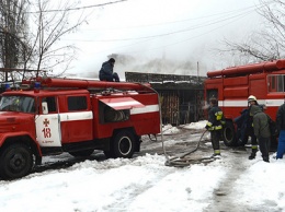 Пожар в Днепре: горела крыша деревянной бани