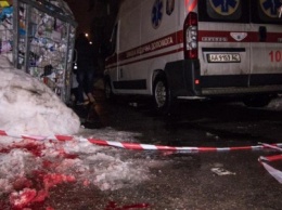 В Киеве на улице зарезали мужчину (ФОТО)