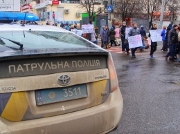 Акция протеста на Таирова: оставшиеся без тепла жители двух домов перекрывали дорогу