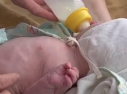 Под Сумами в подъезде нашли двухмесячного младенца