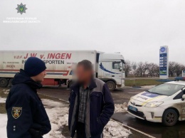 Под Николаевом пьяный водитель фуры пытался дать взятку патрульным