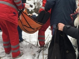 Неравнодушные жители Кривого Рога помогли в поисках мужчины, провалившегося в яму в районе станции скоростного трамвая (ФОТО)