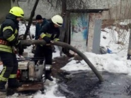 В Днепре грунтовые воды подтапливают дома в частном секторе (ФОТО)