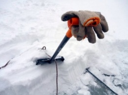 Директор школы в роли чистильщика снега: "счастливая" история села на Херсонщине