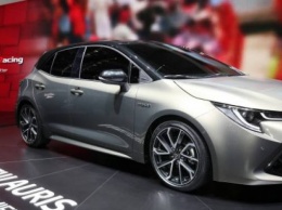 Toyota показала Auris нового поколения