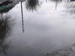 Окраины Кременчуга тонут в весенних водах. Спасатели и коммунальщики не успевают откачивать воду (фото и видео)