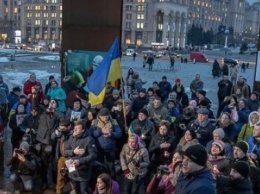 На Майдане почтили память погибшего на проукраинском митинге в Донецке Дмитрия Чернявского