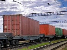 "Укрзализныця" заявляет о равной подаче грузовых вагонов на все станции погрузки зерновых