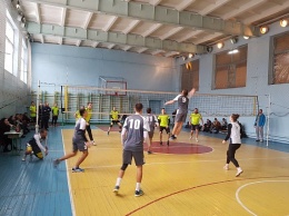 Бердянские волейболисты показывают высокие результаты в первенстве Мариуполя