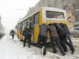 В Киеве из-за снегопада существенные проблемы с общественным транспортом