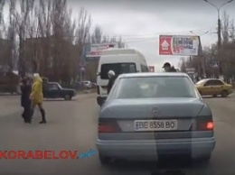 «В погоне за 4 гривнами» - житель Николаева заснял «маршрутчика», нарушившего правила