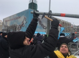 Саакашвили вышел на громкую связь на Майдане