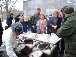 В Красном Луче после обеда из "полевой кухни" массово отравились дети