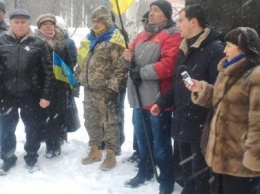 В Северодонецке десять человек собрались на митинг и решили свергнуть Порошенко