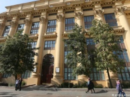 Суд снял арест с активов АФК "Система" в рамках разбирательства с "Роснефтью"