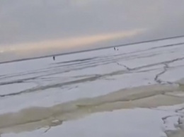 На Байкале рыбаки спасались от подледного цунами (видео)
