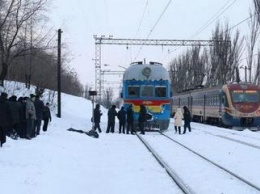 В Днепре поезд переехал двух мужчин: один из них умер на месте