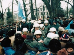 Годовщина событий под ВРУ 1992 года: борьба крымских татар за национальную автономию