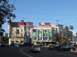 Киевляне не захотели переименовывать площадь Льва Толстого