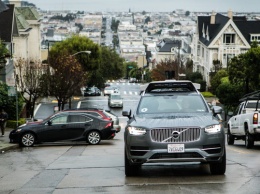 Uber остановил тестирование робомобилей после смертельной аварии